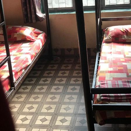 Care Dormitory Bombay Extérieur photo