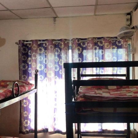 Care Dormitory Bombay Extérieur photo