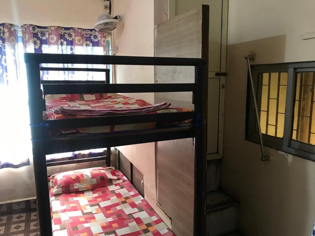 Care Dormitory Bombay Extérieur photo