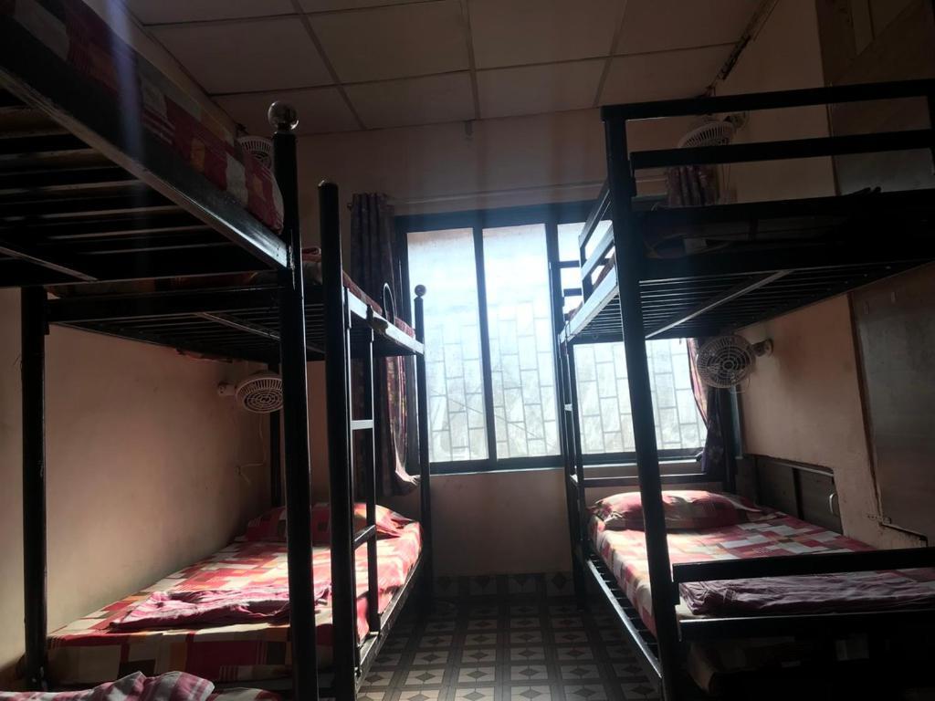 Care Dormitory Bombay Extérieur photo